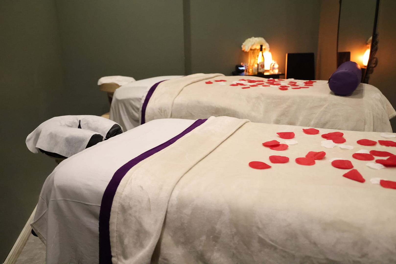 Massage tables in couples rooms