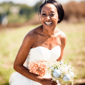 bride holding bouquet of flowers